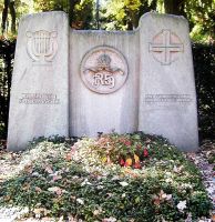 Ehrengrab der Gruppe 35 auf dem Kommunalfriedhof